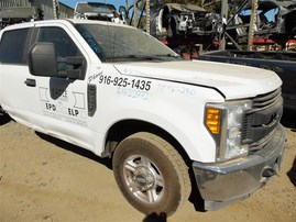 2017 Ford F-250 XL White Crew Cab 6.2L Flex AT 2WD #F22972